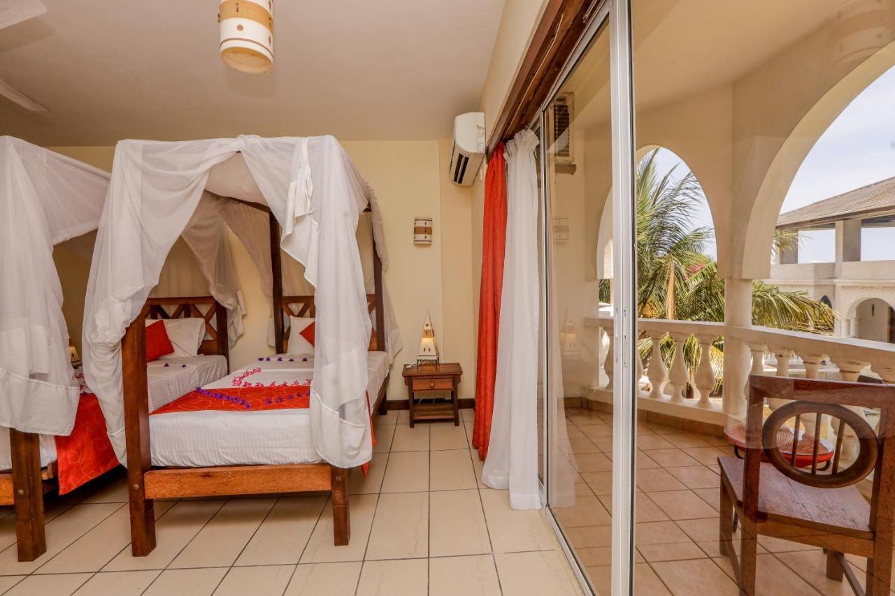 Standard Twin Room with Garden View
