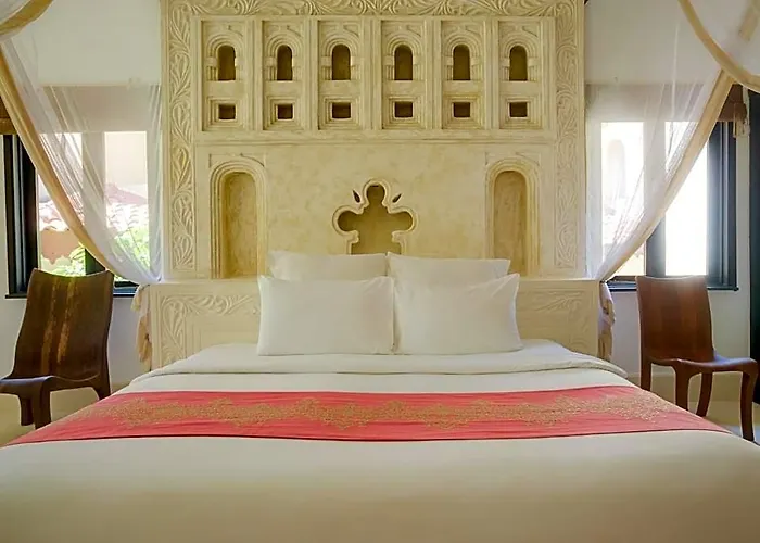 Trip to College Swahili Coco 2Br Apartment 700M To Beach